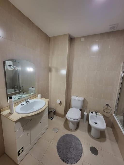 Roomy & Patio - 2 Bedroom Flat Porto Luaran gambar
