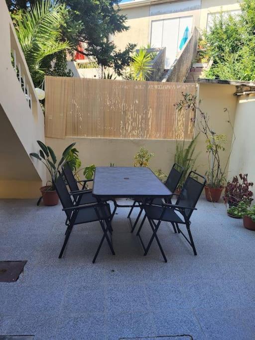 Roomy & Patio - 2 Bedroom Flat Porto Luaran gambar