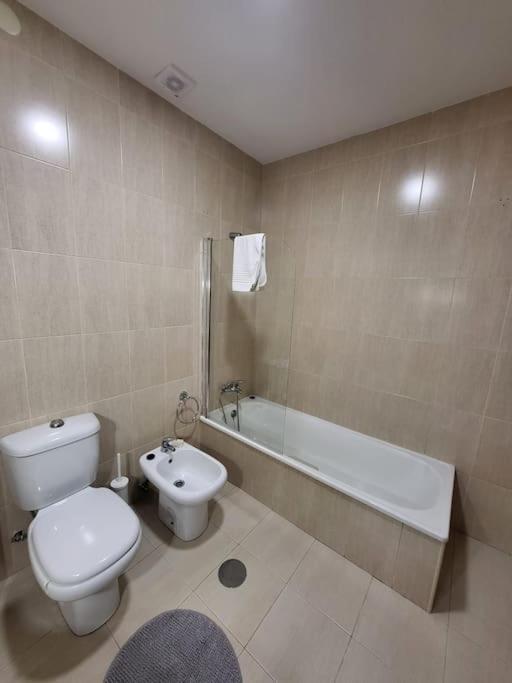 Roomy & Patio - 2 Bedroom Flat Porto Luaran gambar
